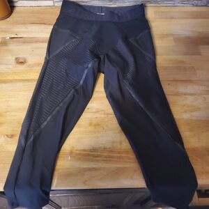 Mens Under Armour Size Medium Leggings. Can be Unisex Nwt